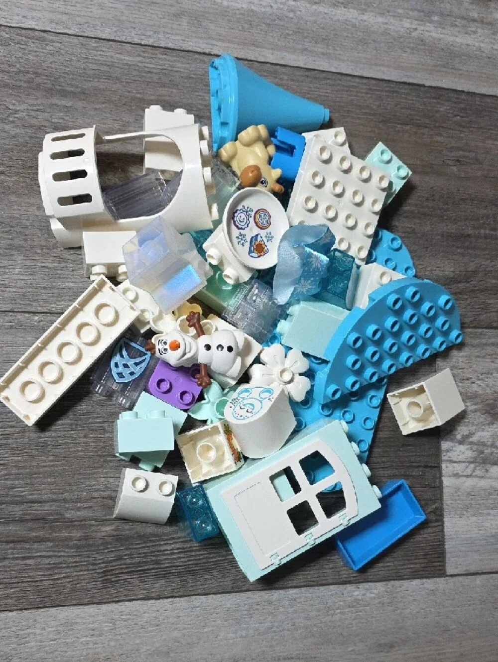 SOLD LEGO Duplo Disney Anna and Elsa's Frozen Castle Party #10455 (47pcs) - Picture 7 of 7